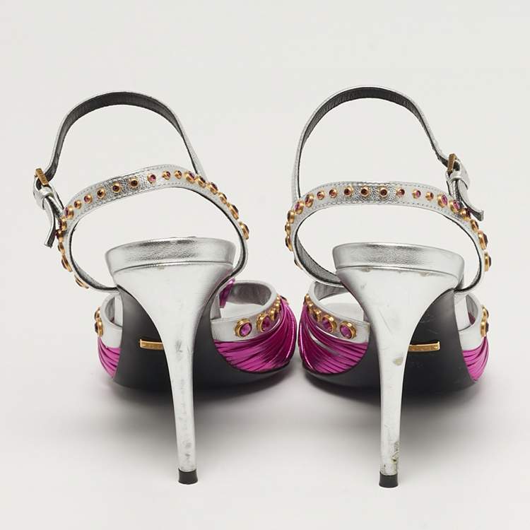 مملوكة مسبقًا Gucci Size 35 Metallic Silver/Pink Leather Knot Ankle Strap Sandals