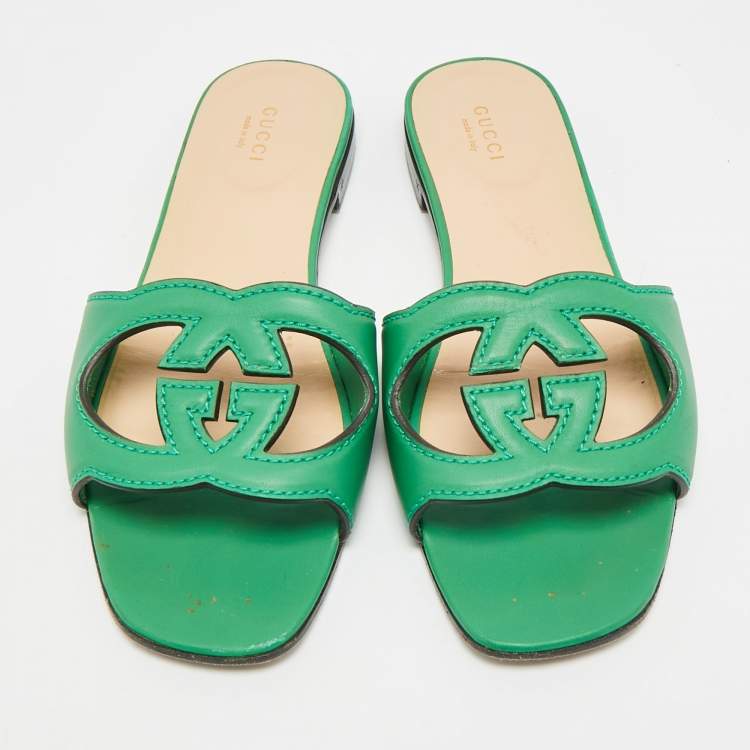 Pre Owned Gucci Interlocking G Size 38.5 Green Leather Cut-Out Flat Slide Sandals
