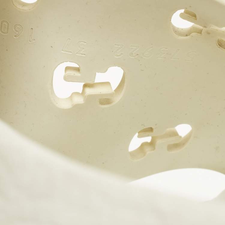 Pre Owned Gucci Size 37 Cream GG Rubber Pool Slides 