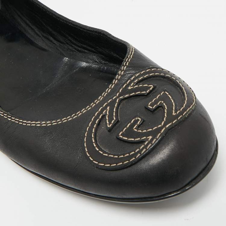 مملوكة مسبقًا حذاء باليرينا فلات غوتشي جلد أسود إنترلوكينغ GG مقاس 35.5