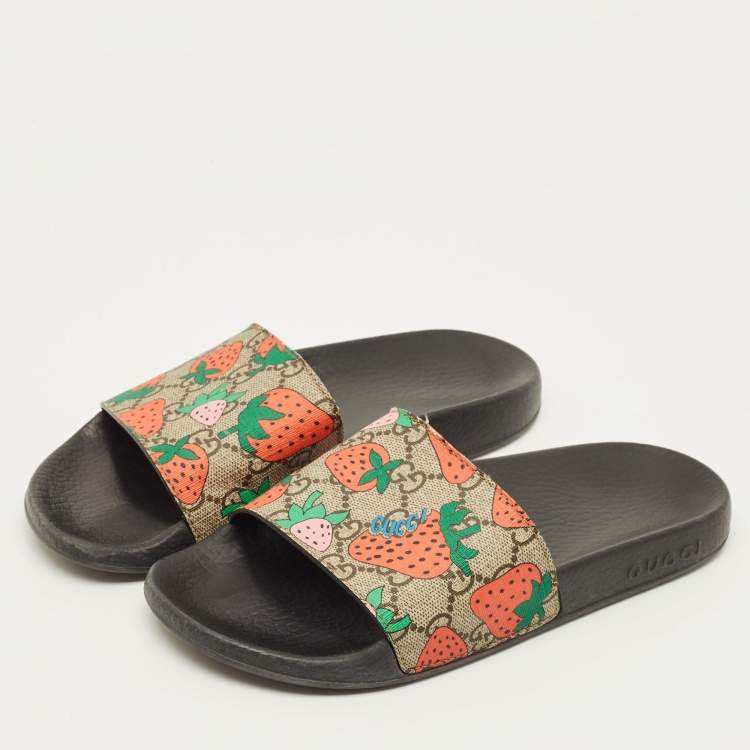 مملوكة مسبقًا Gucci  Size 37 Multicolour GG Strawberry Canvas Flat Slides