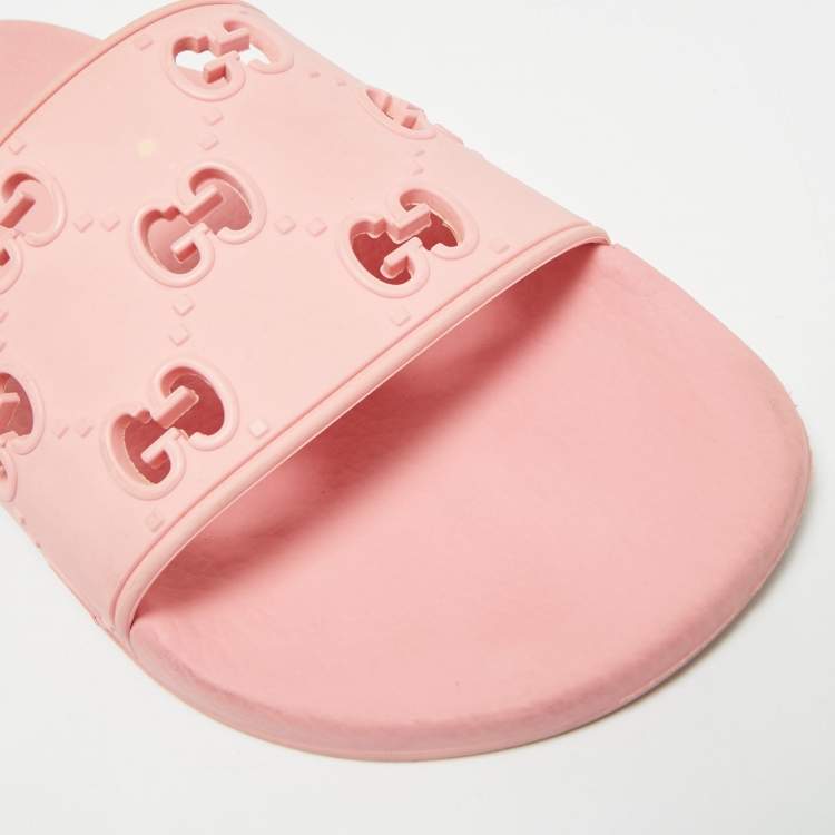 Pre Owned Gucci Size 40 Pink GG Rubber Pool Slide Sandals