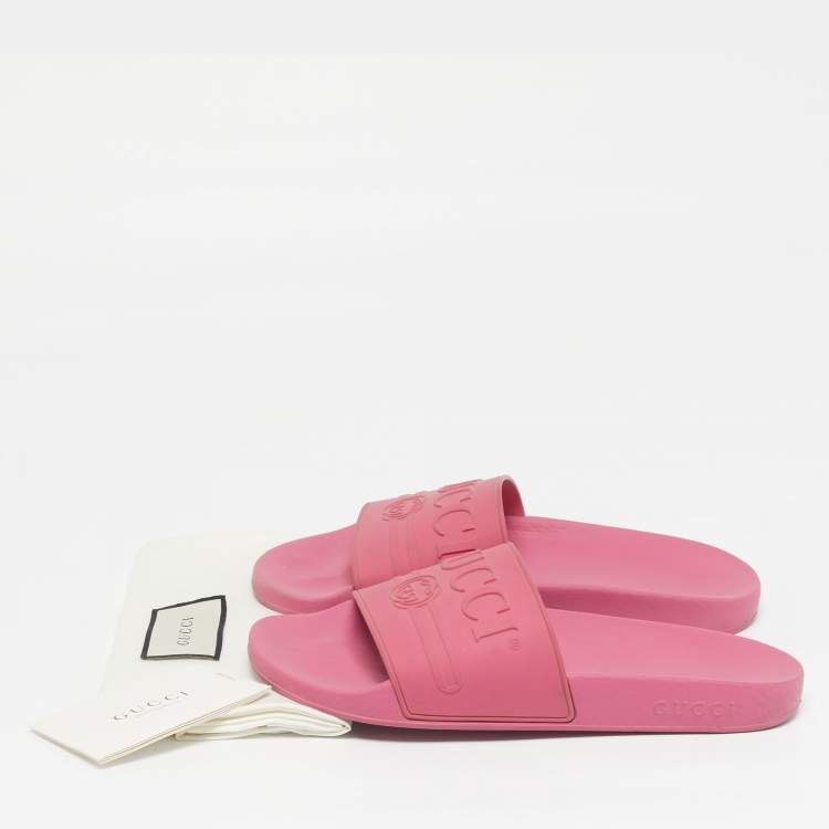 Pre Owned Gucci Size 40 Pink Rubber Logo Pool Slide