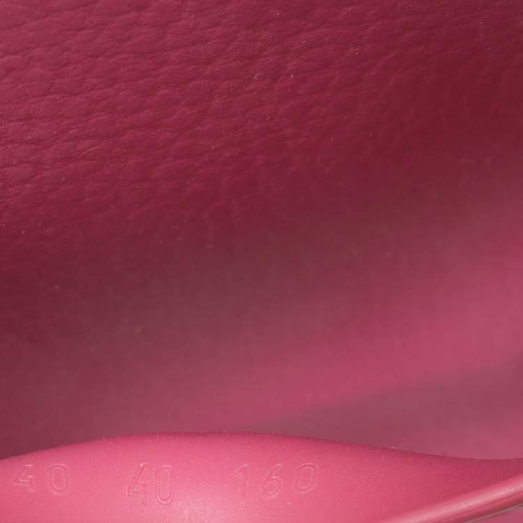 Pre Owned Gucci Size 40 Pink Rubber Logo Pool Slide