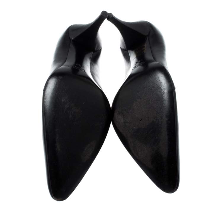 مملوكة مسبقًا Gucci Black Leather Pointed Toe Loafer Pumps Size 38