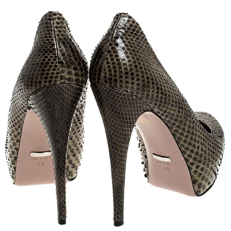 Pre Owned Gucci Green Two Tone Python Leather Hidden Platform Pumps Size 40
