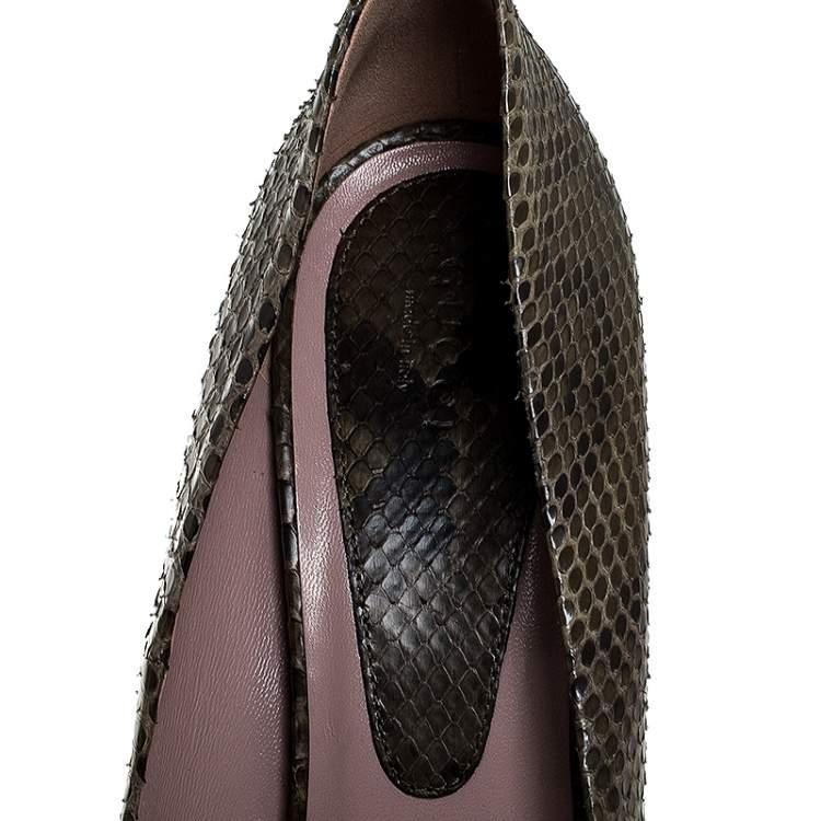 Pre Owned Gucci Green Two Tone Python Leather Hidden Platform Pumps Size 40