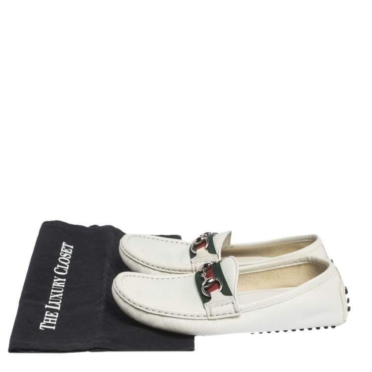 مملوكة مسبقًا Gucci White Leather Horsebit Web Detail Slip On Loafers Size 36