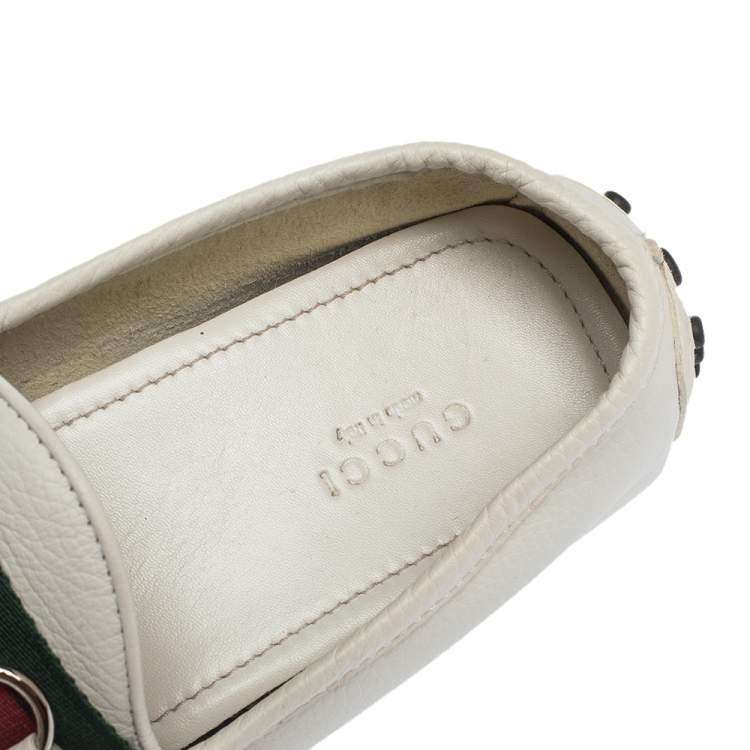 مملوكة مسبقًا Gucci White Leather Horsebit Web Detail Slip On Loafers Size 36