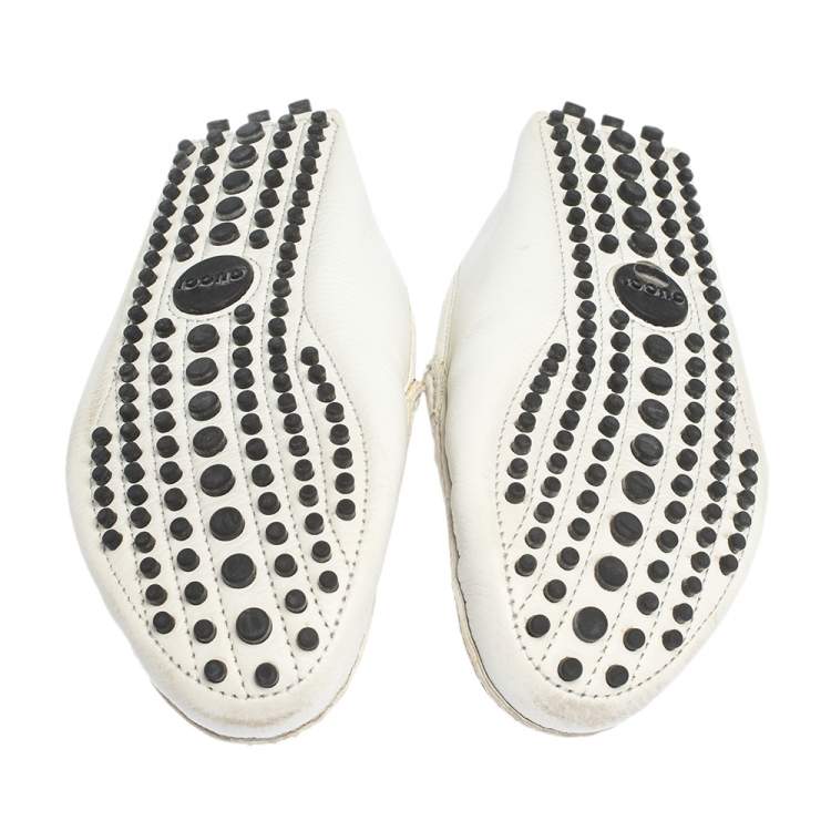 مملوكة مسبقًا Gucci White Leather Horsebit Web Detail Slip On Loafers Size 36
