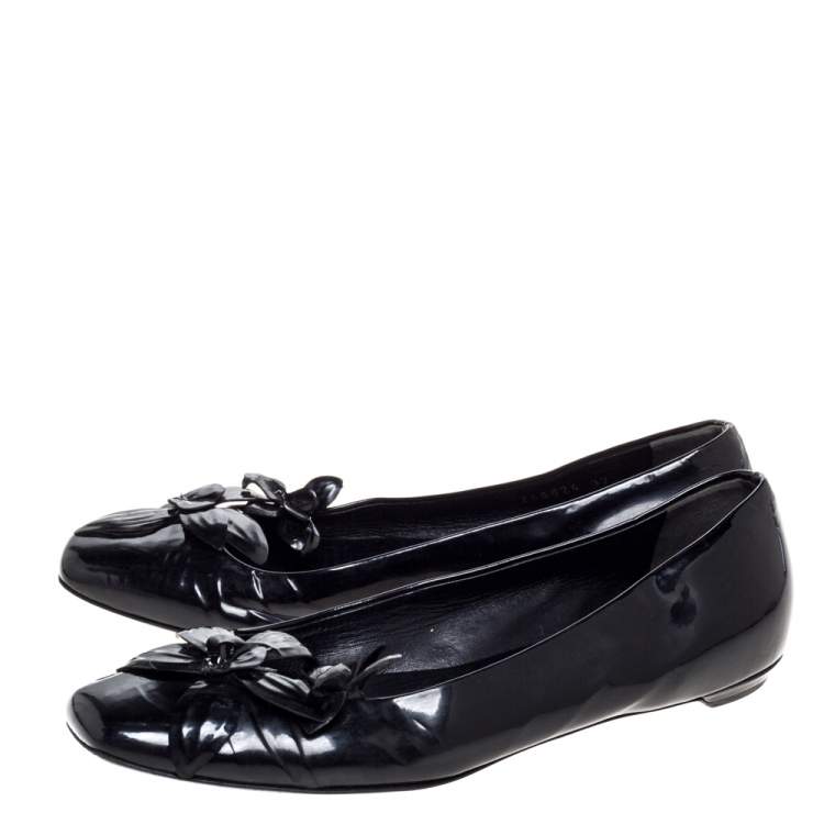 Pre Owned Gucci Black Patent Leather Flower Embellished Ballet Flats Size 37