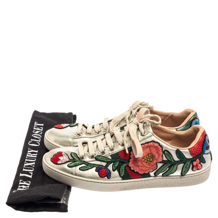 Pre Owned Gucci Silver Metallic Leather Ace Embroidered Low Top Sneakers Size 36.5