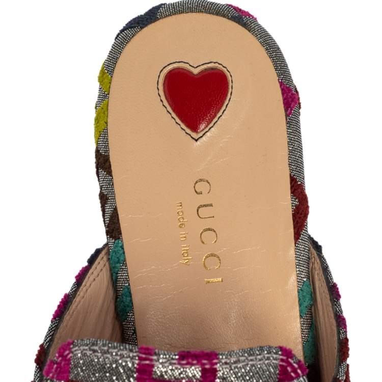 مملوكة مسبقًا Gucci Silver Fabric Embroidered G Princetown Mule Flats Size 38