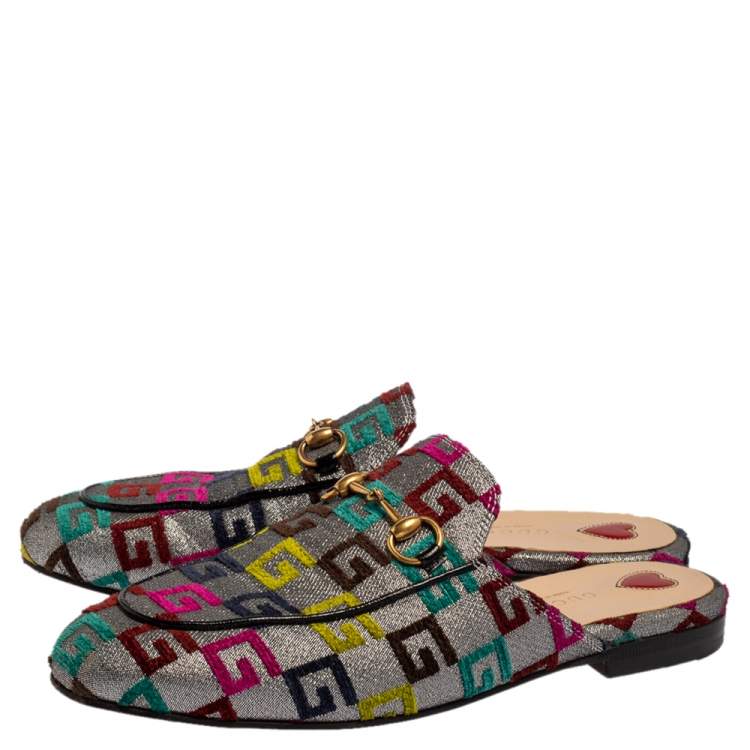 مملوكة مسبقًا Gucci Silver Fabric Embroidered G Princetown Mule Flats Size 38