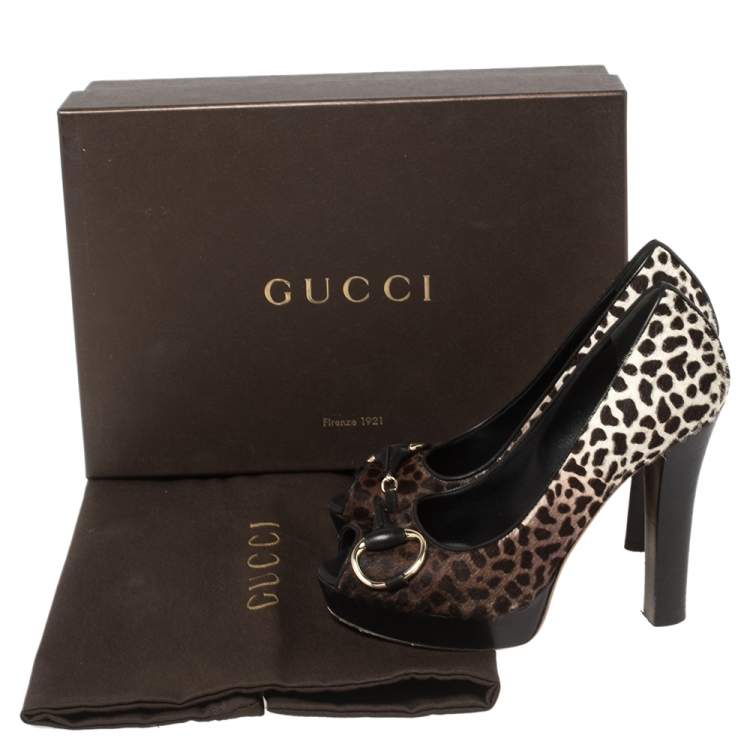 Pre Owned Gucci Brown Leopard Print Pony Hair Icon Bit Peep Toe Pumps Size 35.5