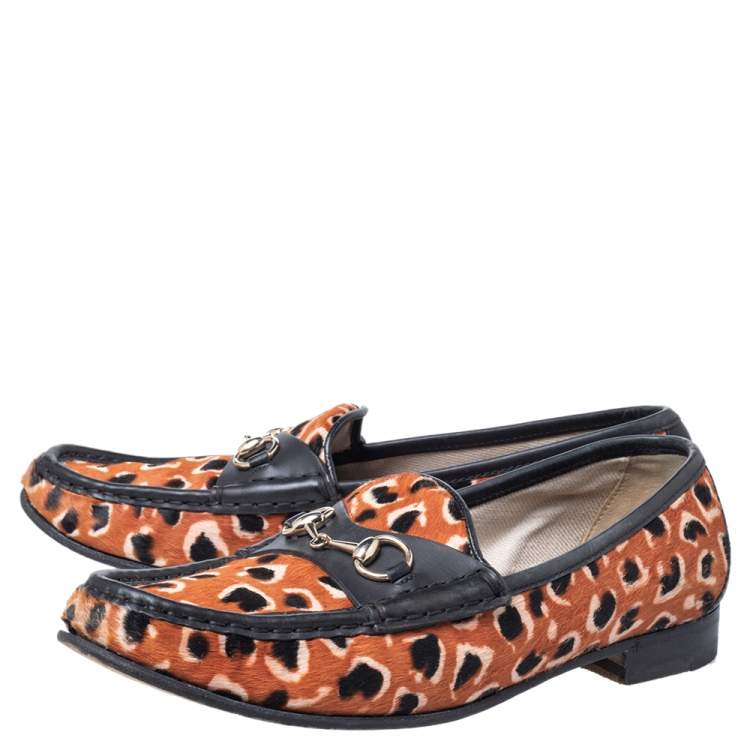 Pre Owned Gucci Brown Leopard Print Calf Hair And Black Leather Horsebit Slip On Loafers Size 39