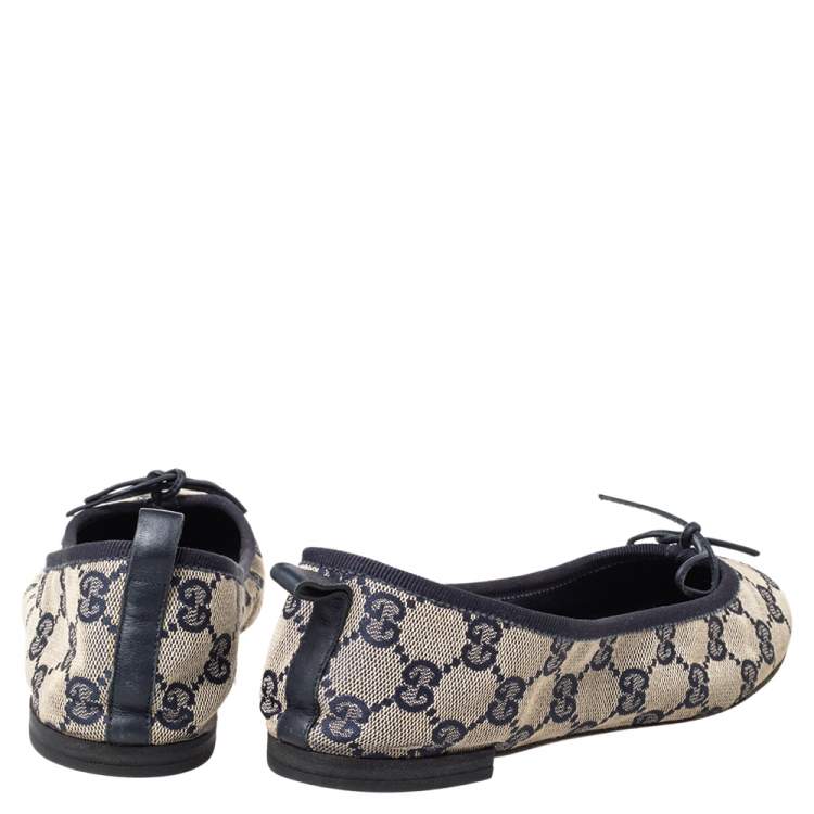 Pre Owned Gucci Beige/Blue GG Canvas And Leather Bow Ballet Flats Size 36