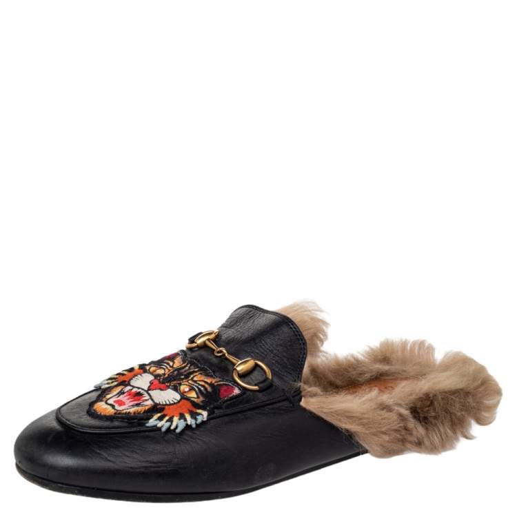 Ansøger udelukkende komplet Gucci Black Tiger Embroidered Leather And Fur Princetown Horsebit Mule  Sandals Size 37 Gucci | TLC