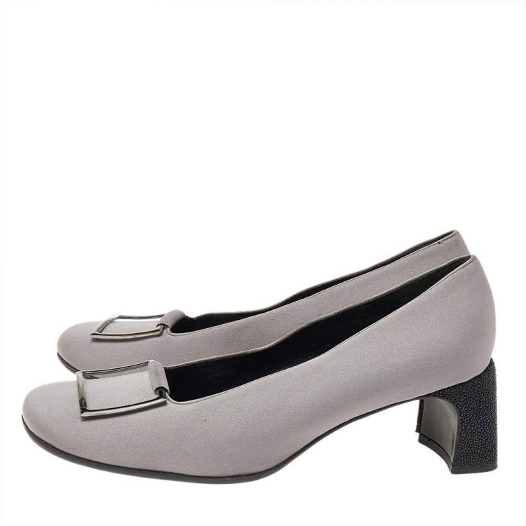 Pre Owned Gucci Grey Fabric Square Toe Metal Trim Block Heel Pumps Size 37.5