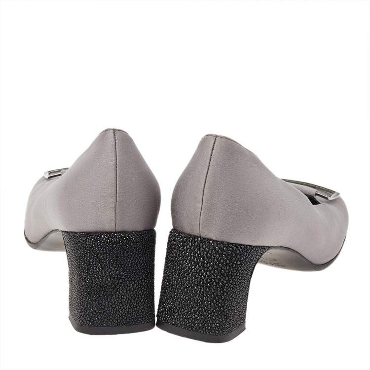 Pre Owned Gucci Grey Fabric Square Toe Metal Trim Block Heel Pumps Size 37.5
