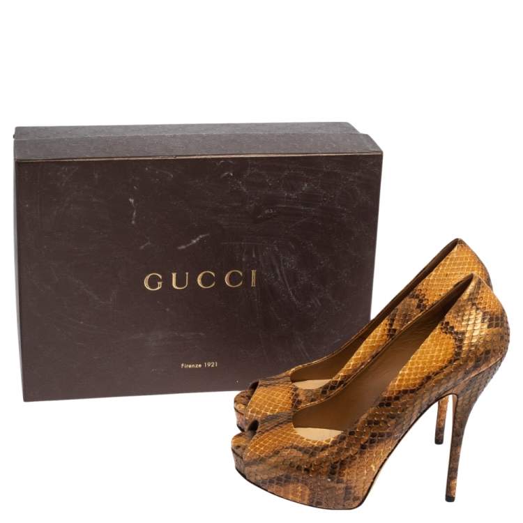 Pre Owned Gucci Two Tone Python Leather Peep Toe Platform Pumps Size 38
