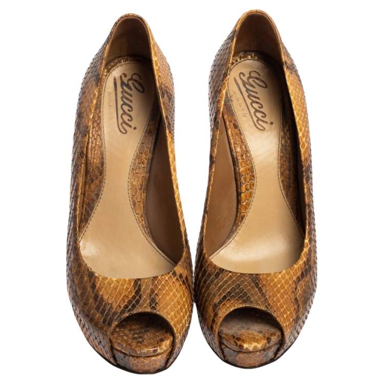 Pre Owned Gucci Two Tone Python Leather Peep Toe Platform Pumps Size 38