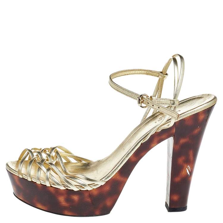 مملوكة مسبقًا Gucci Metallic Gold Leather Strappy Platform Sandals Size 38