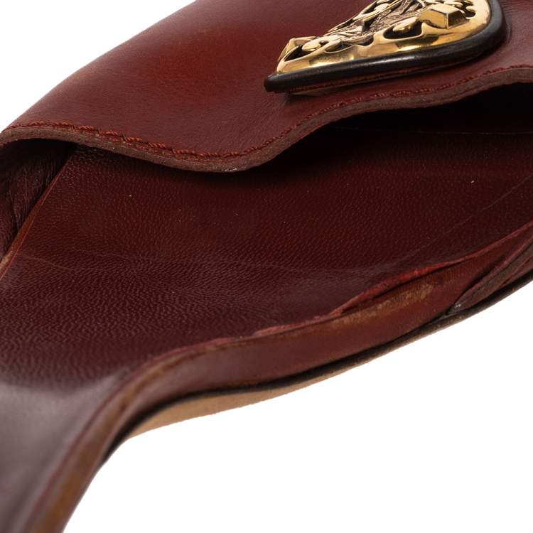Pre Owned Gucci Brown Leather Crest Slide Sandals Size 41