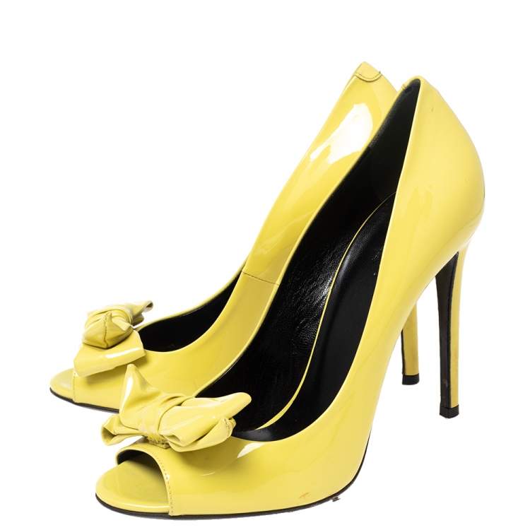 Pre Owned Gucci Yellow Patent Clodine Peep Toe Bow Pumps Size 38