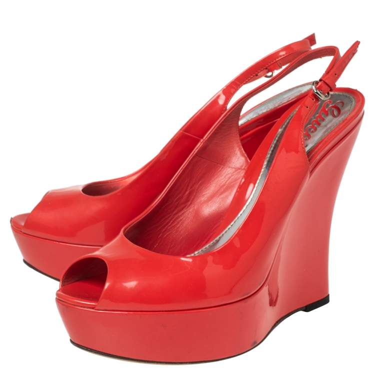 Pre Owned Gucci Coral Red Patent Leather Peep-Toe Slingback Wedge Sandals Size 37.5