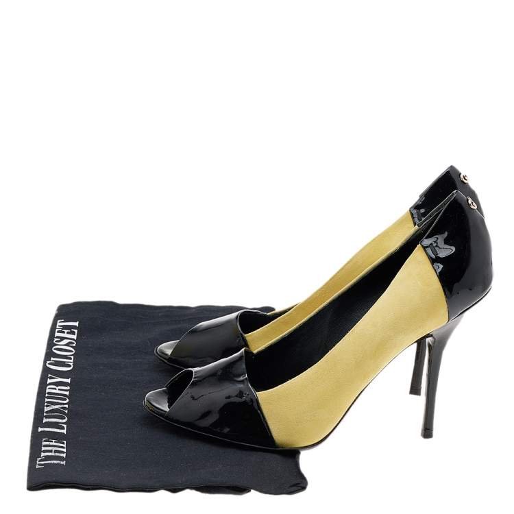 Pre Owned Gucci Black/Yellow Patent Leather And Suede Peep Toe Pumps Size 38.5