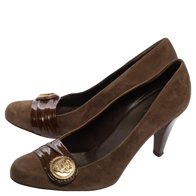 Pre Owned Gucci Brown Suede And Pleated Patent Leather Logo Buckle Pumps Size 38.5