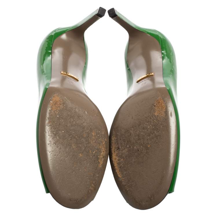 مملوكة مسبقًا Gucci Green Patent Leather Peep Toe Pumps Size 38