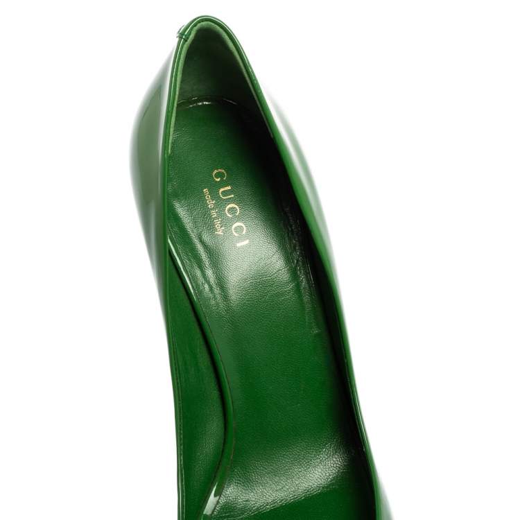 مملوكة مسبقًا Gucci Green Patent Leather Peep Toe Pumps Size 38