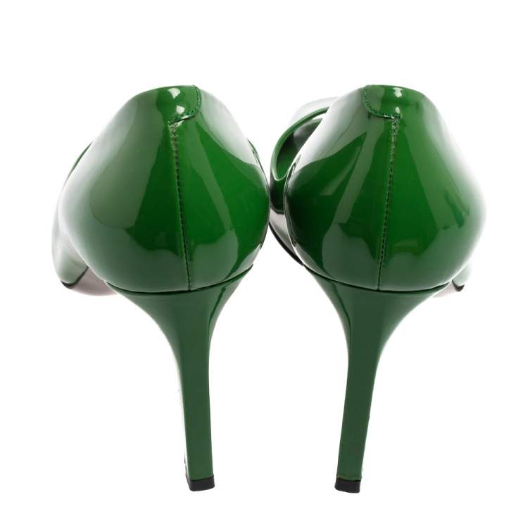 مملوكة مسبقًا Gucci Green Patent Leather Peep Toe Pumps Size 38