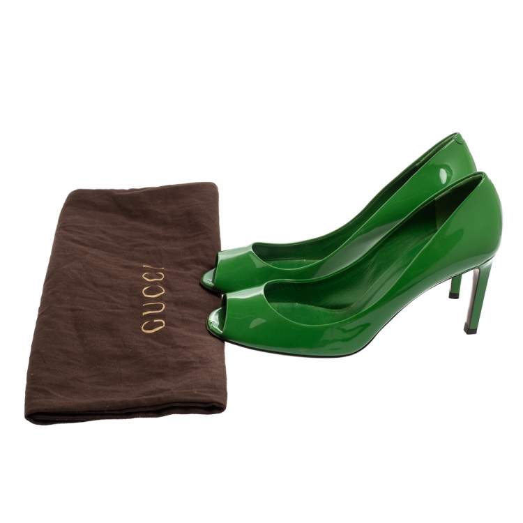 مملوكة مسبقًا Gucci Green Patent Leather Peep Toe Pumps Size 38