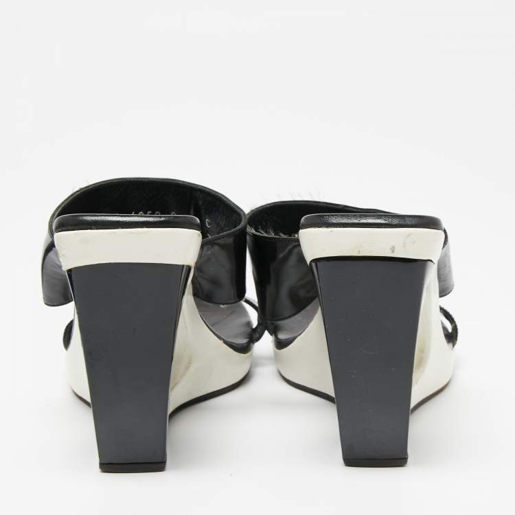 Pre Owned Gucci Black Patent Leather Cut-Out Wedge Slide Sandals Size 38