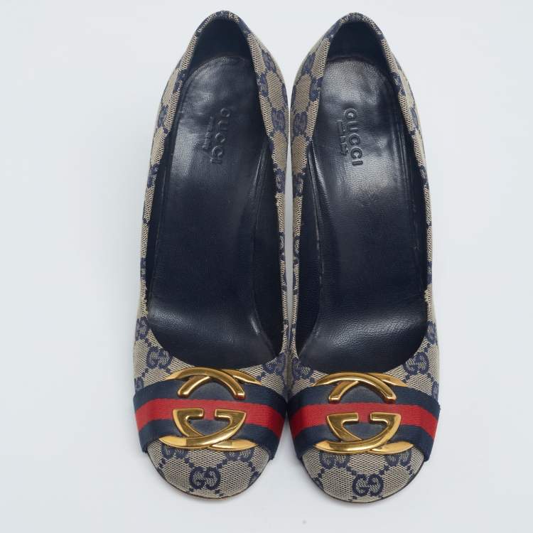 Pre Owned Gucci Beige/Blue GG Canvas Interlocking Pumps Size 37.5