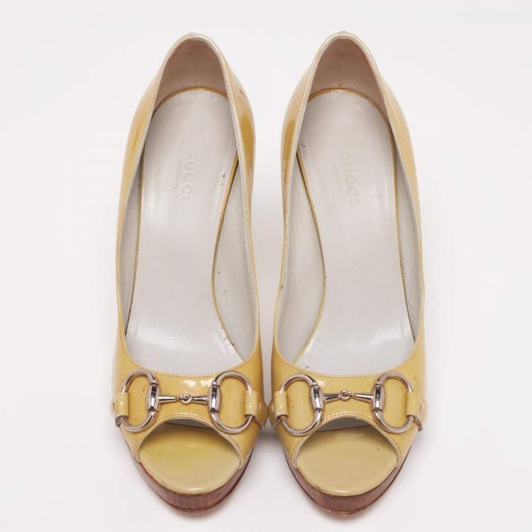 Pre Owned Gucci Yellow Patent Leather Horsebit Peep Toe Pumps Size 37.5