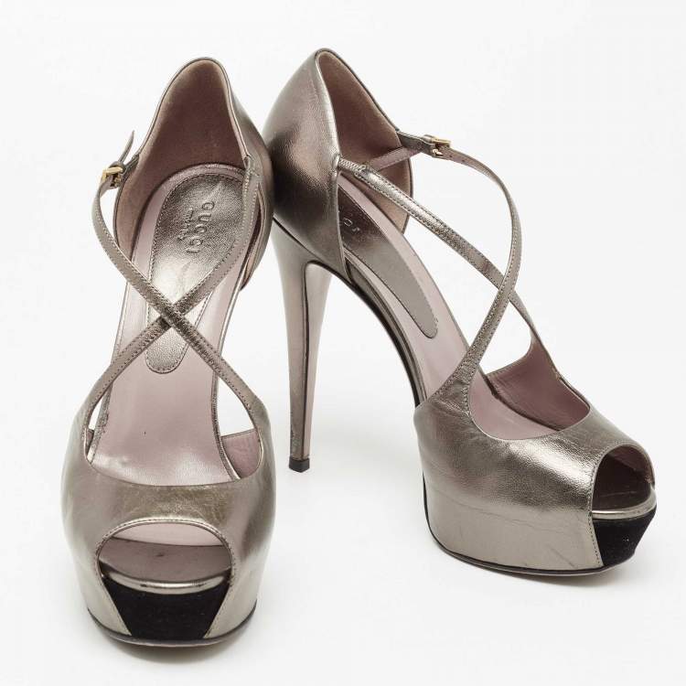 Pre Owned Gucci Metallic Grey Leather Lili Peep-Toe Platform Pumps Size 39.5