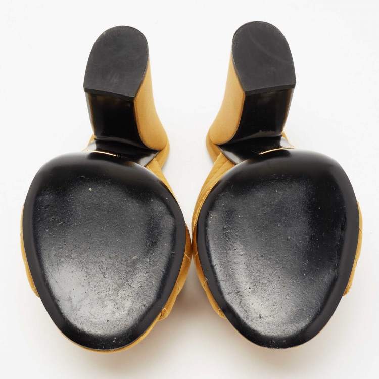 Pre Owned Gucci Mustard Quilted Satin Crisscross Mules Size 38.5