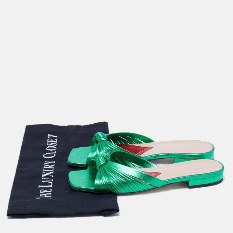Pre Owned Gucci Metallic Green Leather Knotted Slide Flat Sandals Size 37.5