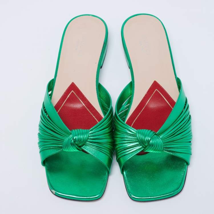 Pre Owned Gucci Metallic Green Leather Knotted Slide Flat Sandals Size 37.5