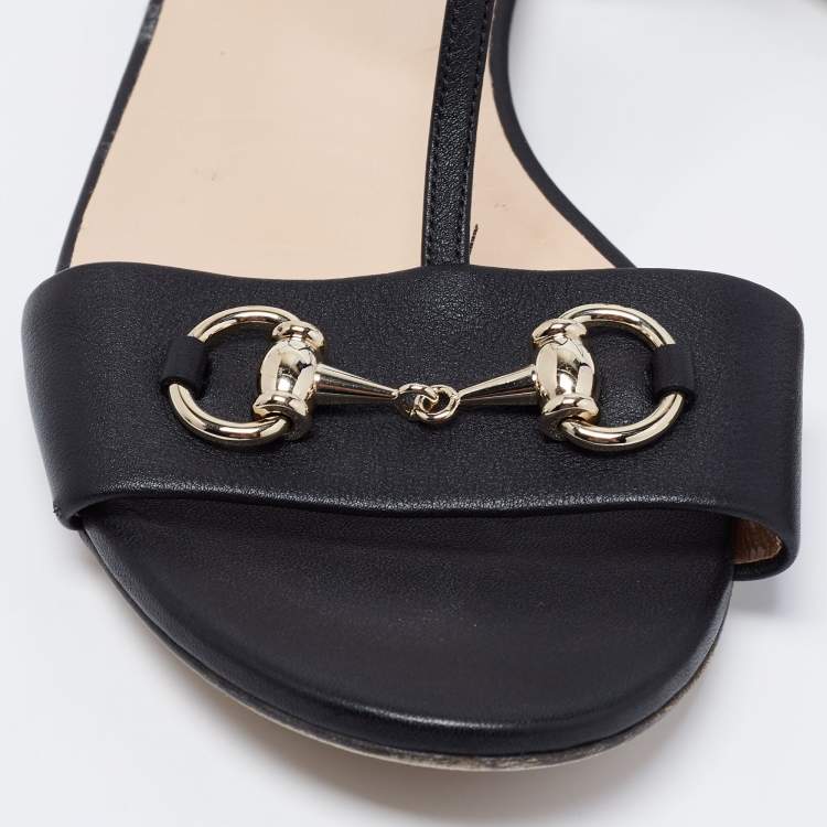 مملوكة مسبقًا Gucci Black Leather Horsebit T-Strap Flats Size 39