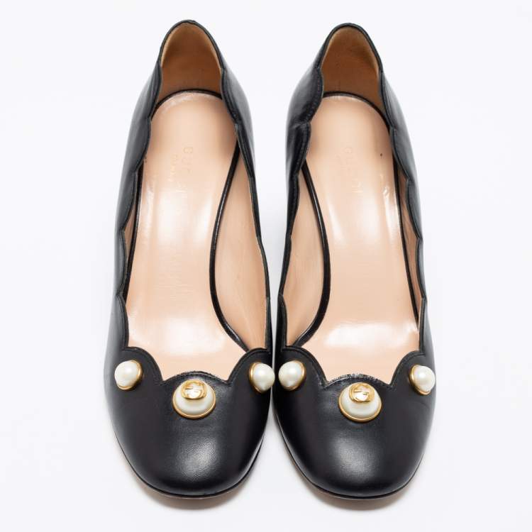Pre Owned Gucci Black Scalloped Leather Pearl Embellished Willow Block Heel Pumps Size 37.5