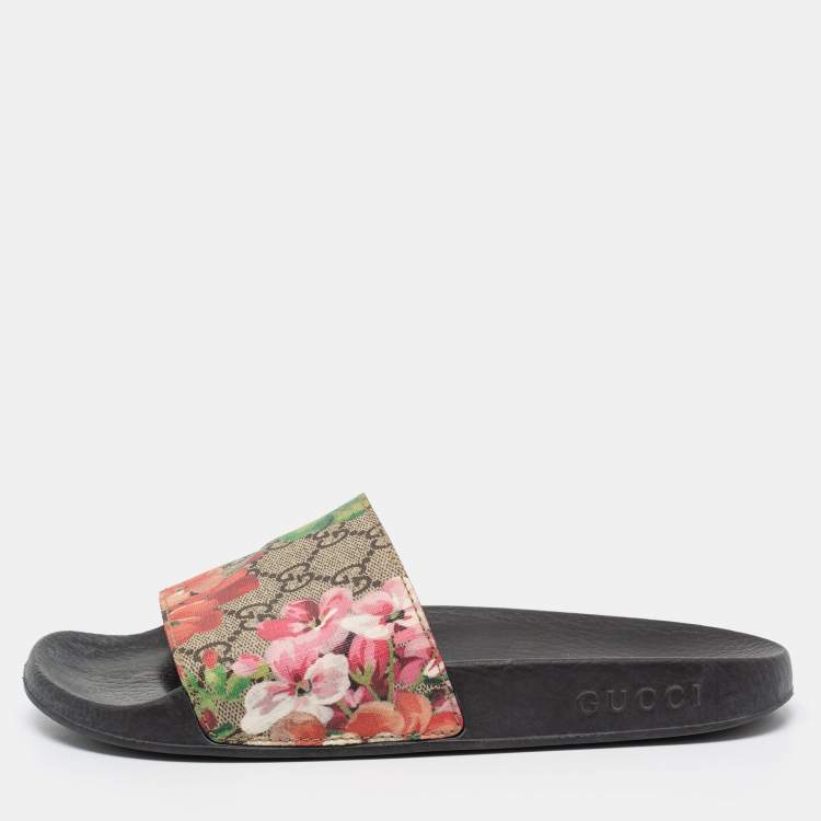 Gucci Beige GG Blooms Supreme Floral Slides - Shop Gucci Shoes Canada