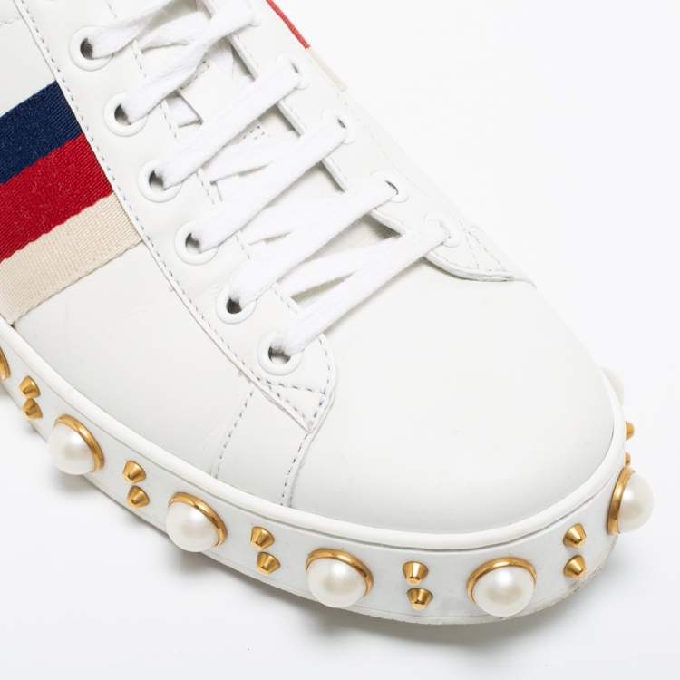 مملوكة مسبقًا Gucci White Leather Faux Pearl Embellished Platform New Ace Low-Top Sneakers Size 38.5