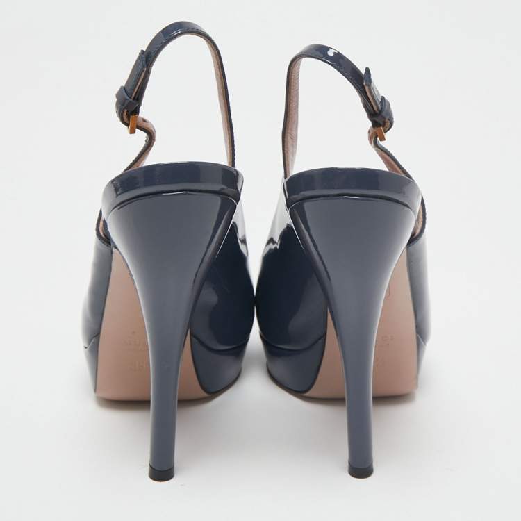 Pre Owned Gucci Slate Grey Patent Leather Peep-Toe Platform Slingback Sandals Size 35.5