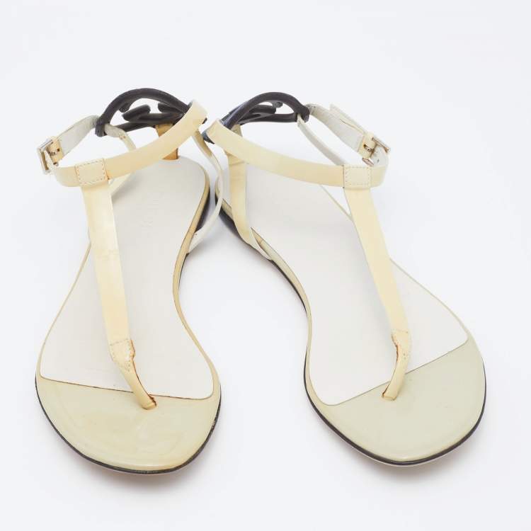 Pre Owned Gucci Beige Patent Leather Interlocking G Thong Flat Sandals Size 35