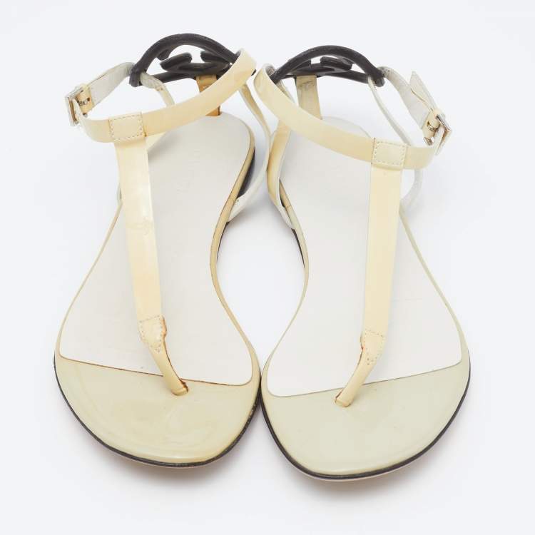 Pre Owned Gucci Beige Patent Leather Interlocking G Thong Flat Sandals Size 35